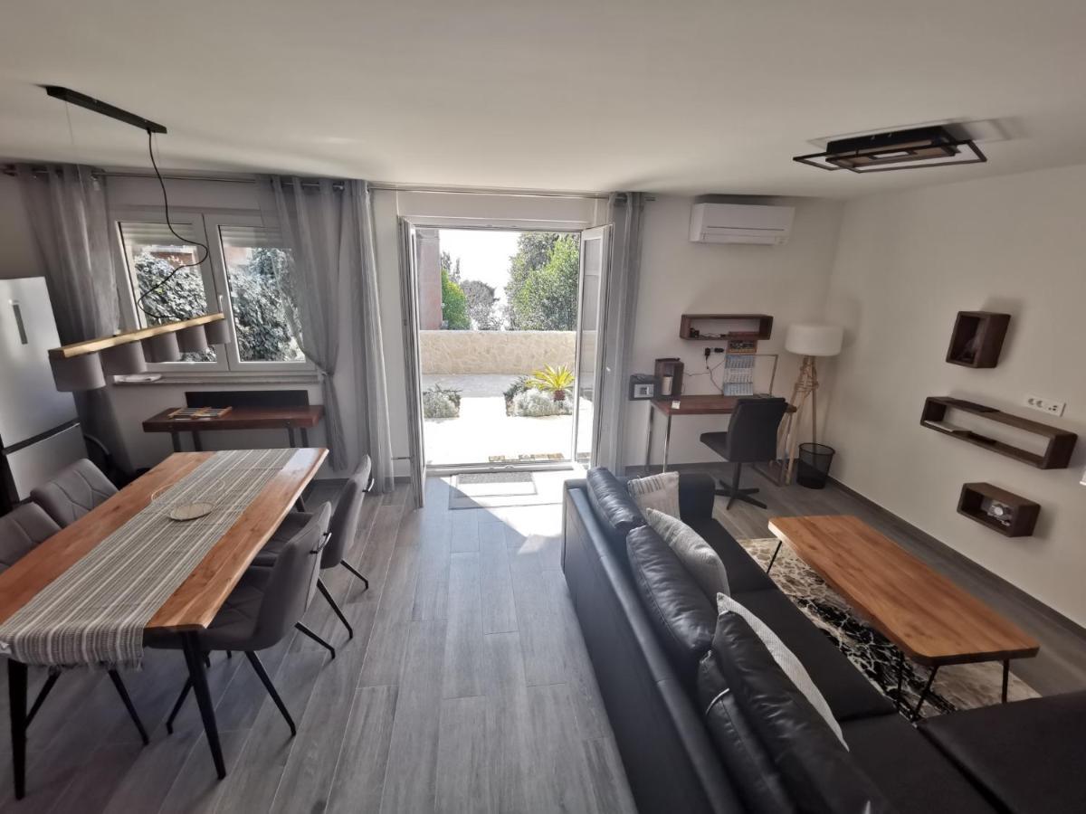 Mira Split